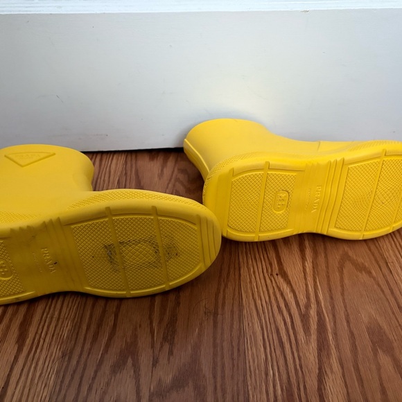 Prada Yellow Rain Boots Size 37 / 7 Great Condition - Picture 4 of 8